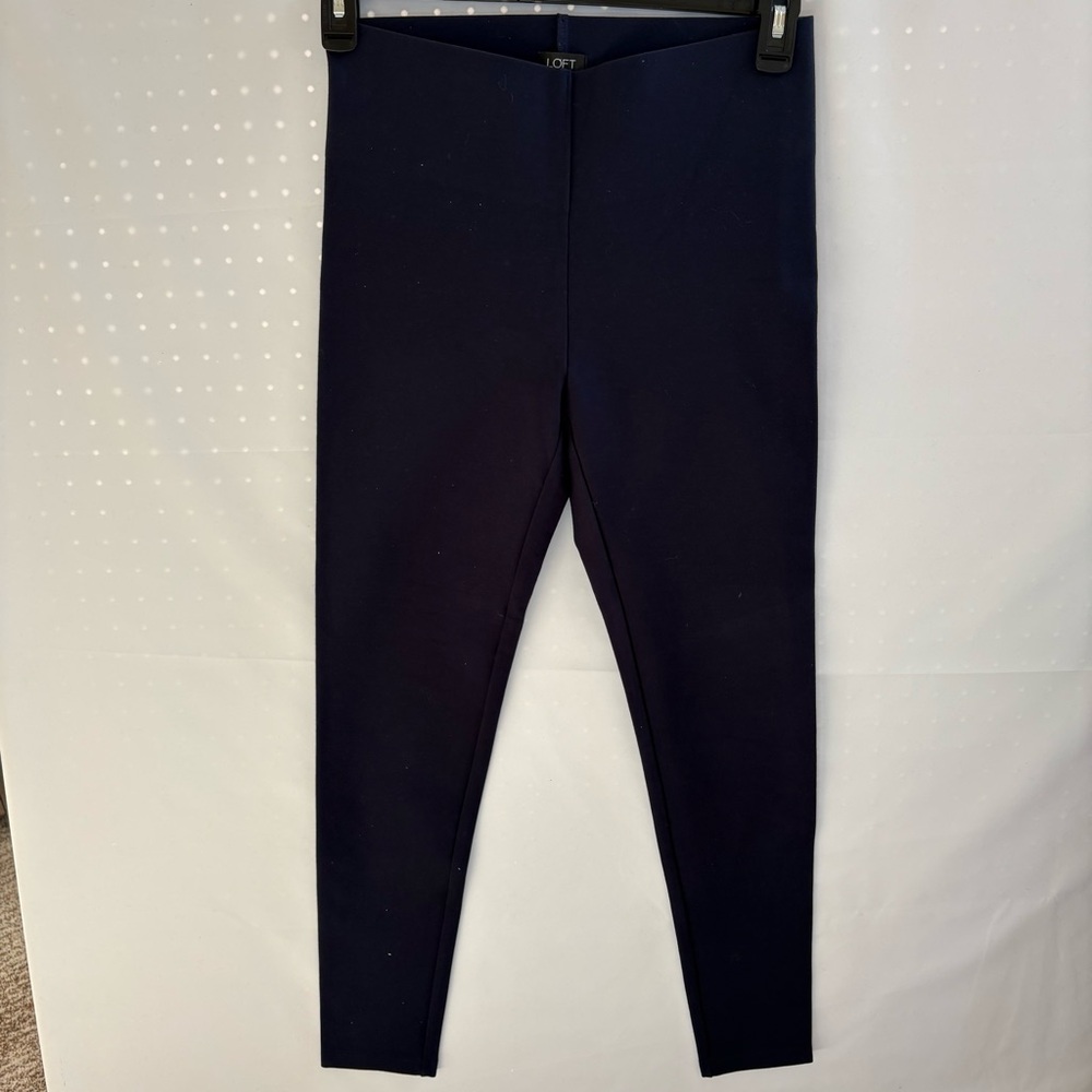 LOFT Leggings. Size Small. rayon/Nylon/Spandex. INV25/358. 30” waist